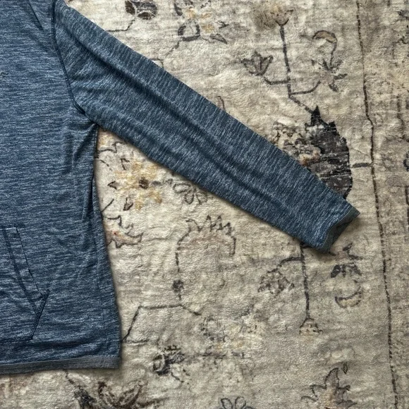 Hollister Heathered Gray Hoodie - Picture 5 of 10